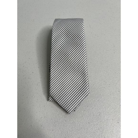 Calvin Klein Black, White, Gray Striped Pattern Silk Blend Slim Designer Tie NWT - Picture 1 of 7